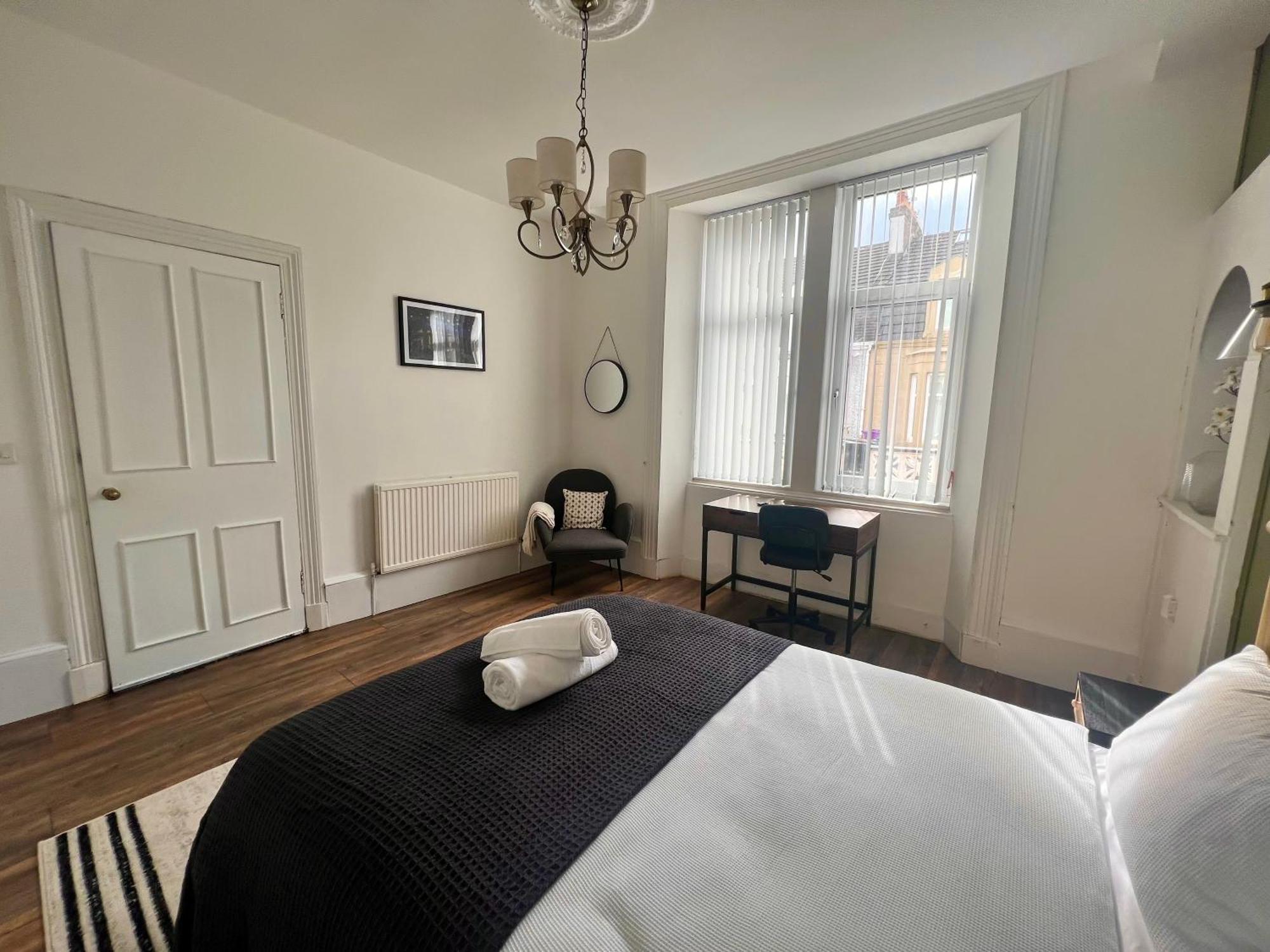 Spacious 3 Bedroom Home In Glasgow - Free Parking Εξωτερικό φωτογραφία
