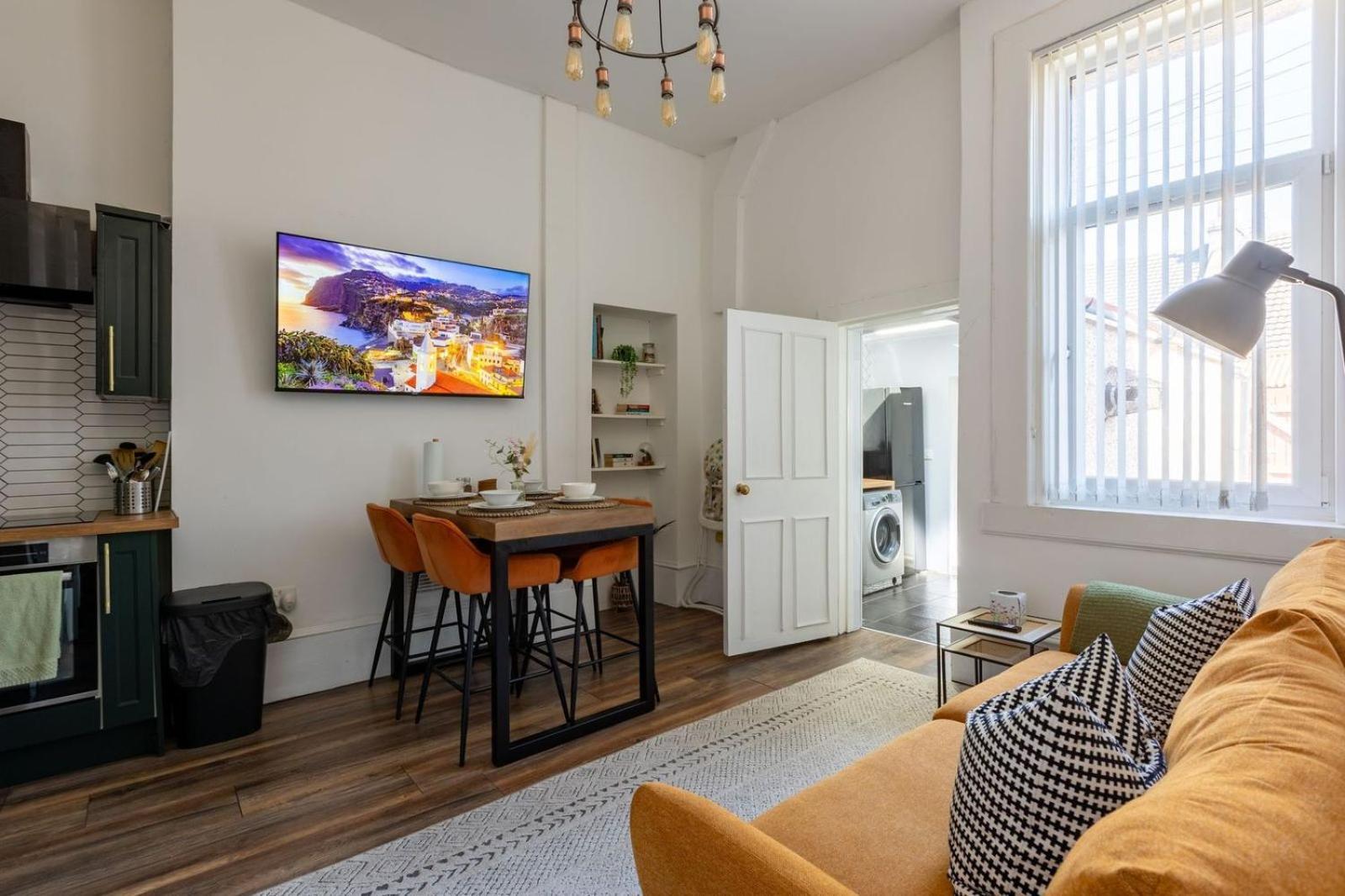 Spacious 3 Bedroom Home In Glasgow - Free Parking Εξωτερικό φωτογραφία