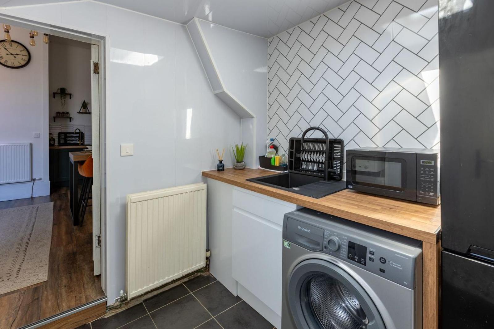 Spacious 3 Bedroom Home In Glasgow - Free Parking Εξωτερικό φωτογραφία